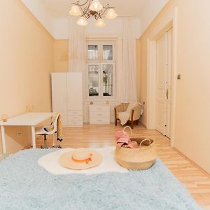 Appartement met Vier Kamers